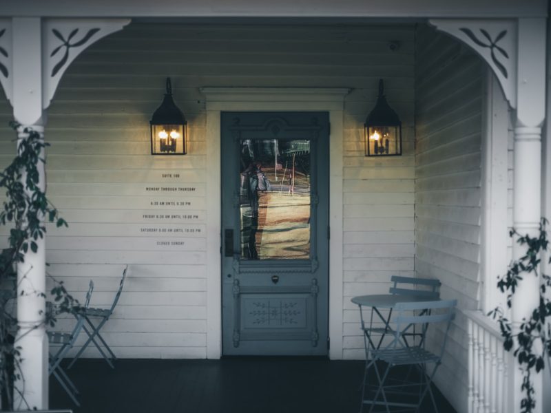 How to decorate a front porch